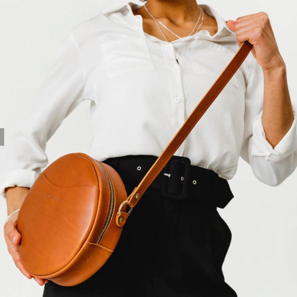 Portland Leather Never Worn New in box Real Leather Circle Crossbody Honey Large